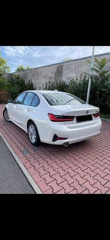 Gebraucht BMW 320 190 PS (139 kW) 2019 Weiß Limousine