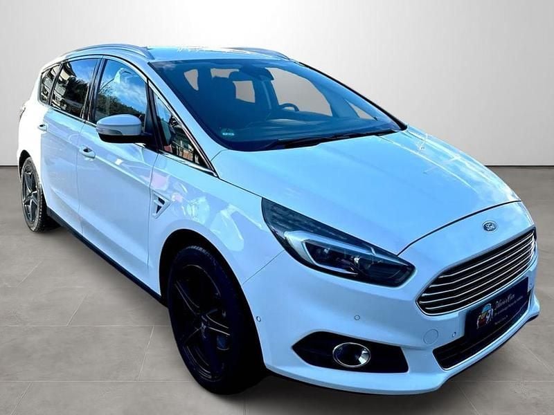 Gebraucht Ford S-MAX Titanium 209 PS (153 kW) 2016 Weiß Van / Kleinbus