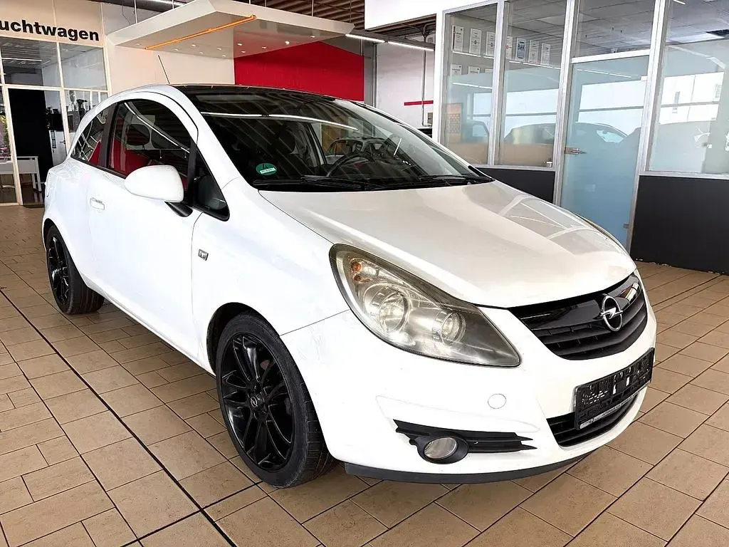 Gebraucht Opel Corsa Color Edition 90 PS (66 kW) 2009 Weiß Kleinwagen