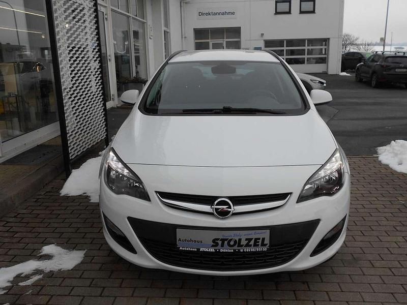 Gebraucht Opel Astra 120 PS (88 kW) 2016 Schneeweiss/summitwhite/arctic Kombi