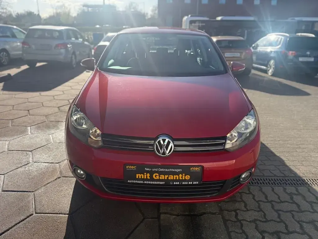 Gebraucht VW Golf VI Team 105 PS (77 kW) 2011 Rot Kleinwagen
