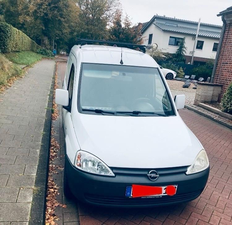 Weiß Gebraucht 2011 Opel Combo Van / Kleinbus | 700 € (Guter Preis) - Bild 1/4