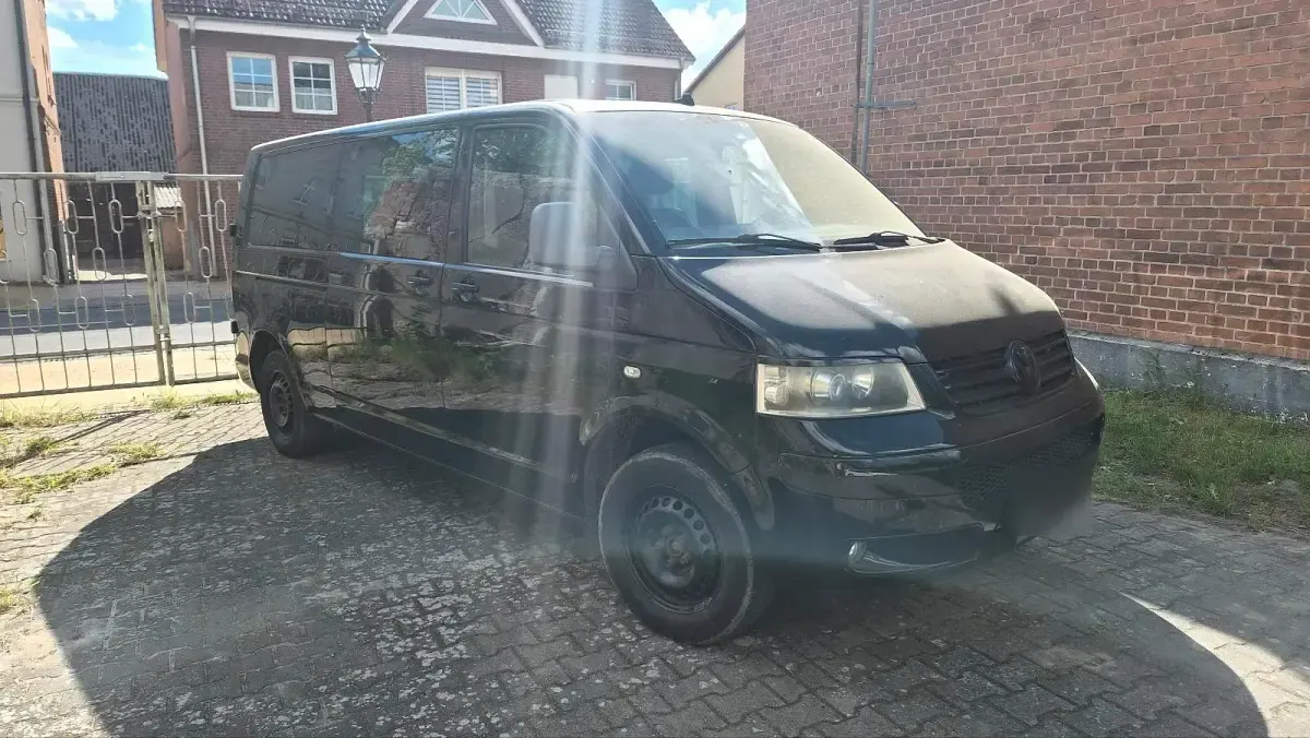 Używany VW Caravelle 131 KM (96 kW) 2006 Czarny Van