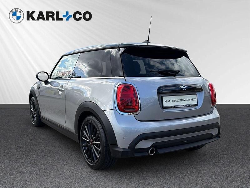Gebraucht Mini Cooper Essential 136 PS (100 kW) 2023 Schwarz Kleinwagen