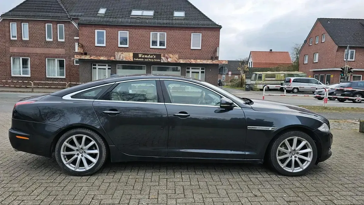 Gebraucht Jaguar XJ 340 PS (250 kW) 2013 Limousine