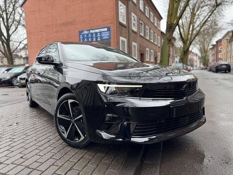 Gebraucht Opel Astra 131 PS (96 kW) 2024 Schwarz Kleinwagen