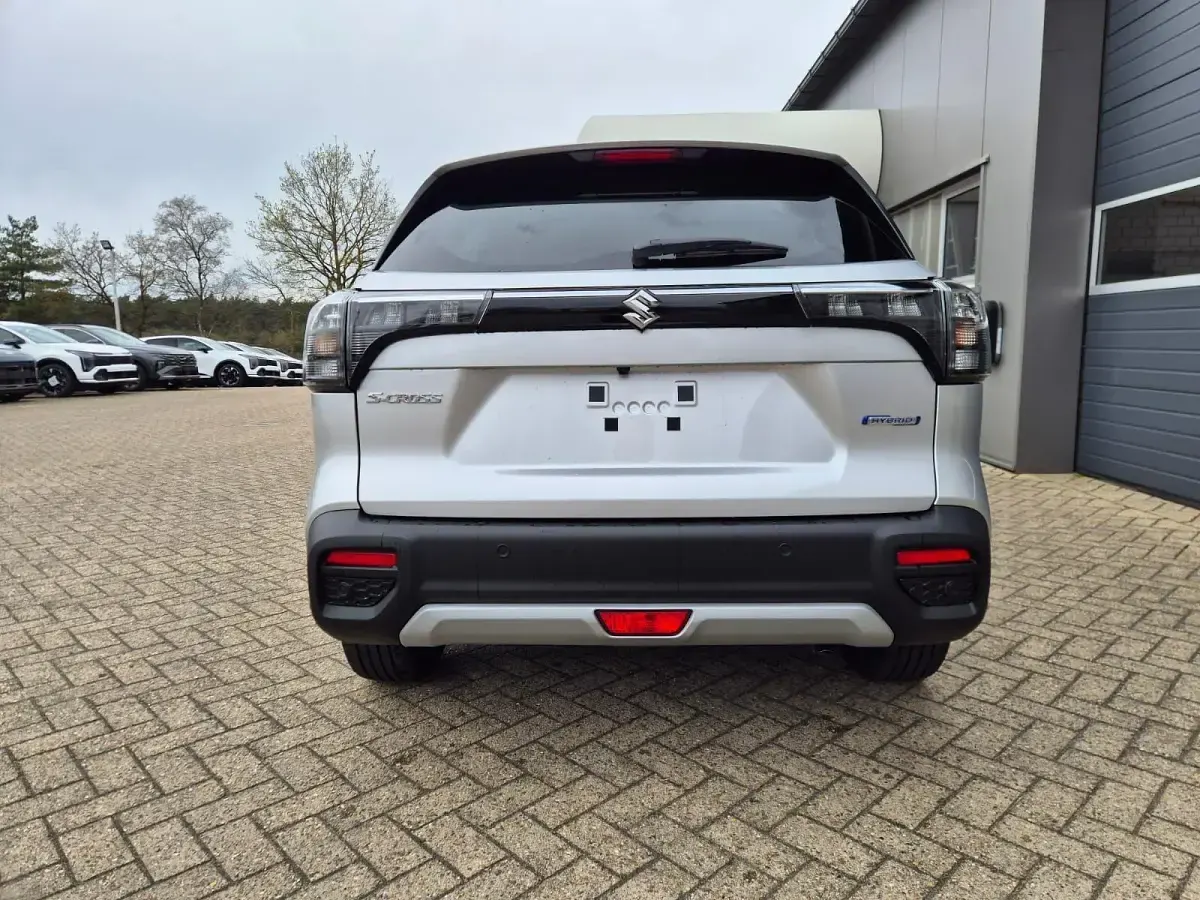 Neu Suzuki SX4 S-Cross Comfort+ 110 PS (80 kW) 2026 Silky silver metallic SUV