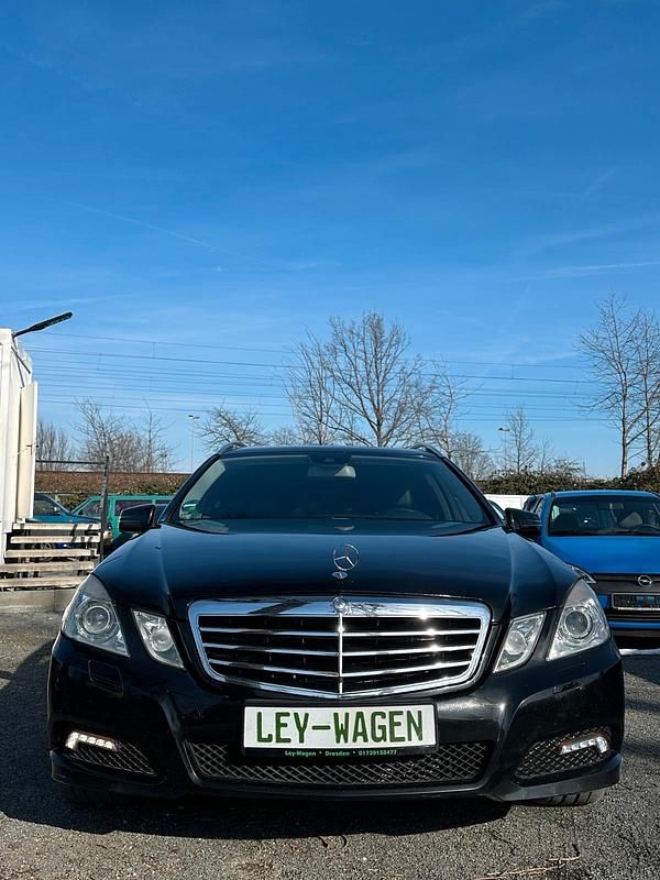Gebraucht Mercedes E350 231 PS (169 kW) 2010 Schwarz Kombi