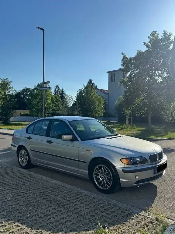 Gebraucht BMW 318 143 PS (105 kW) 2002 Silber Limousine