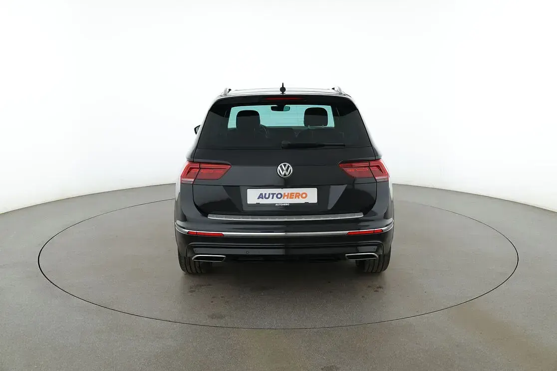 Gebraucht VW Tiguan Highline 220 PS (161 kW) 2018 Schwarz SUV