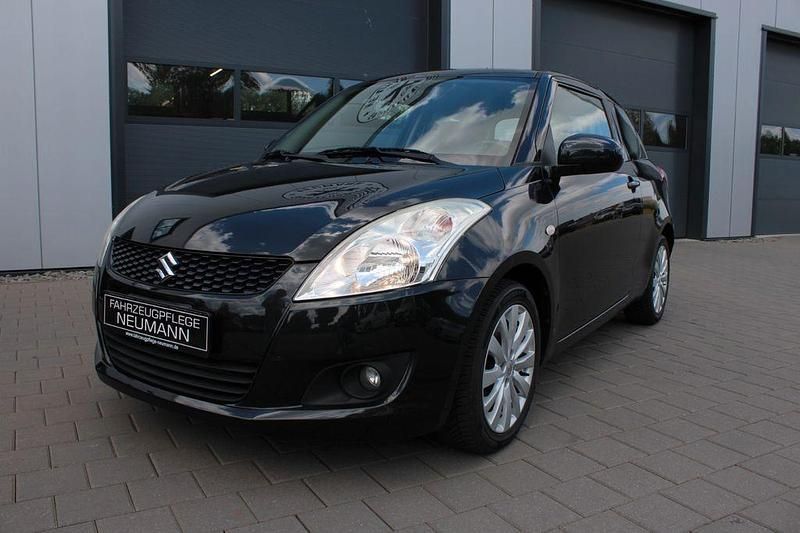 Schwarz Gebraucht 2014 Suzuki Swift Comfort Kleinwagen | 6.490 € (Fairer Preis) - Bild 1/4
