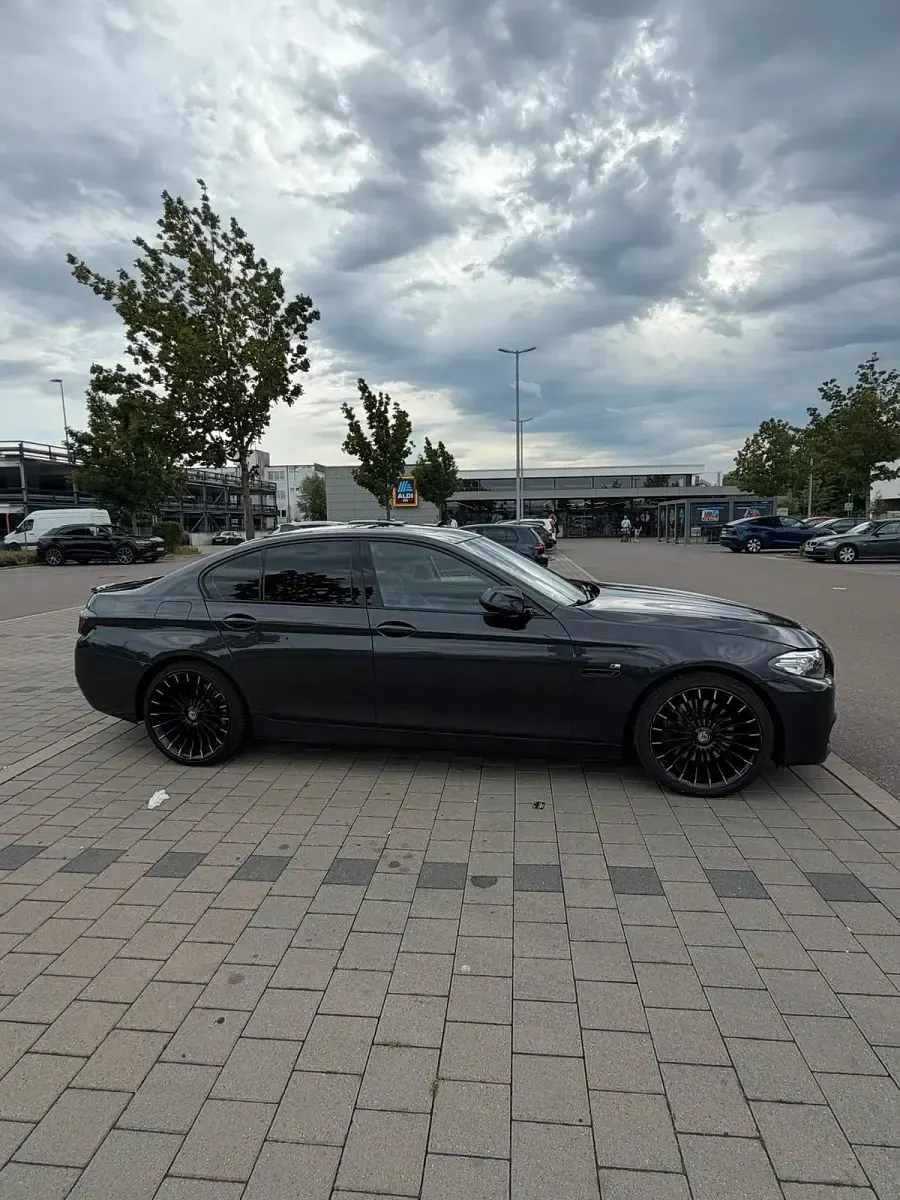Gebraucht BMW 530 Luxury Line 258 PS (189 kW) 2013 Schwarz Limousine