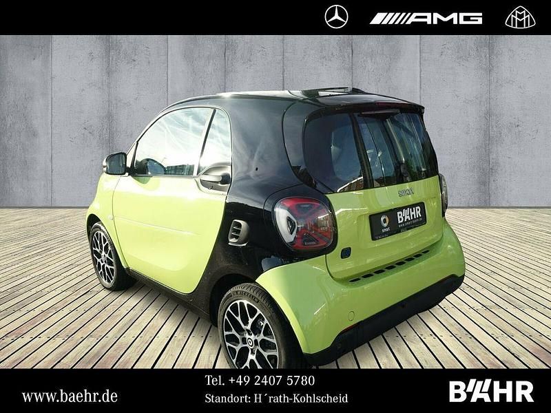 Gebraucht Smart ForTwo Electric Drive Prime 60 kW (82 PS) 2022 Bodypanels in lime green Coupé