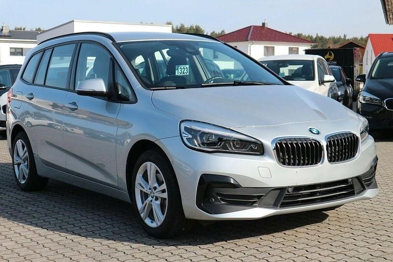 Silber Gebraucht 2018 BMW 216 Gran Tourer Advantage Van / Kleinbus | 18.900 € (Etwas zu teuer) - Bild 1/4