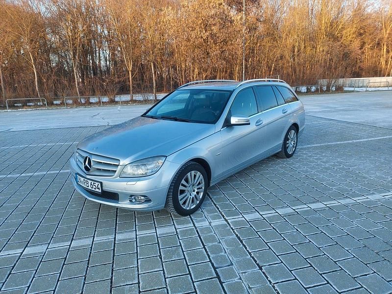 Gebraucht Mercedes 220 170 PS (125 kW) 2009 Silber Kombi