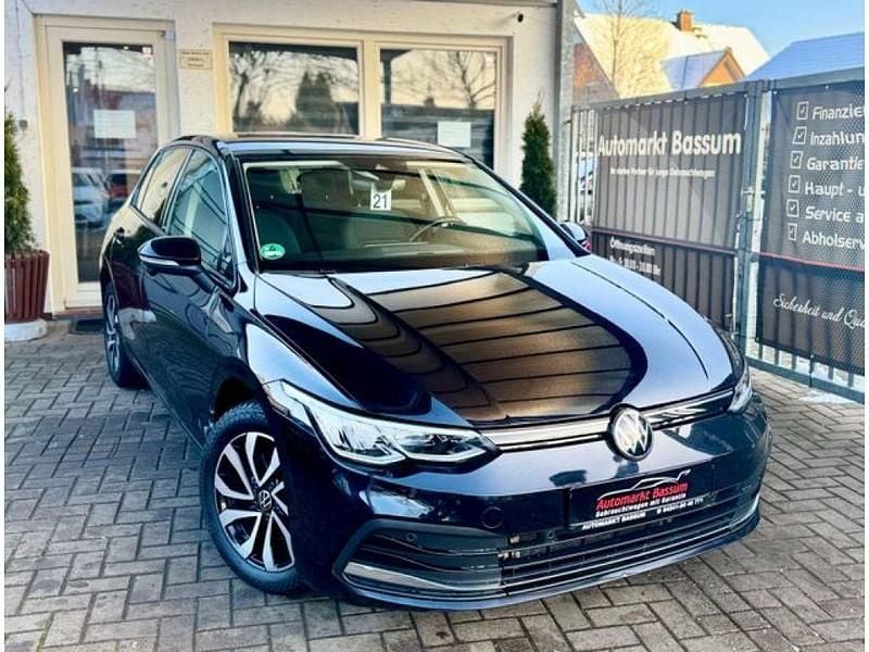 Deep black (metallic) Gebraucht 2022 VW Golf Active Limousine | 19.990 € (Guter Preis) - Bild 1/3