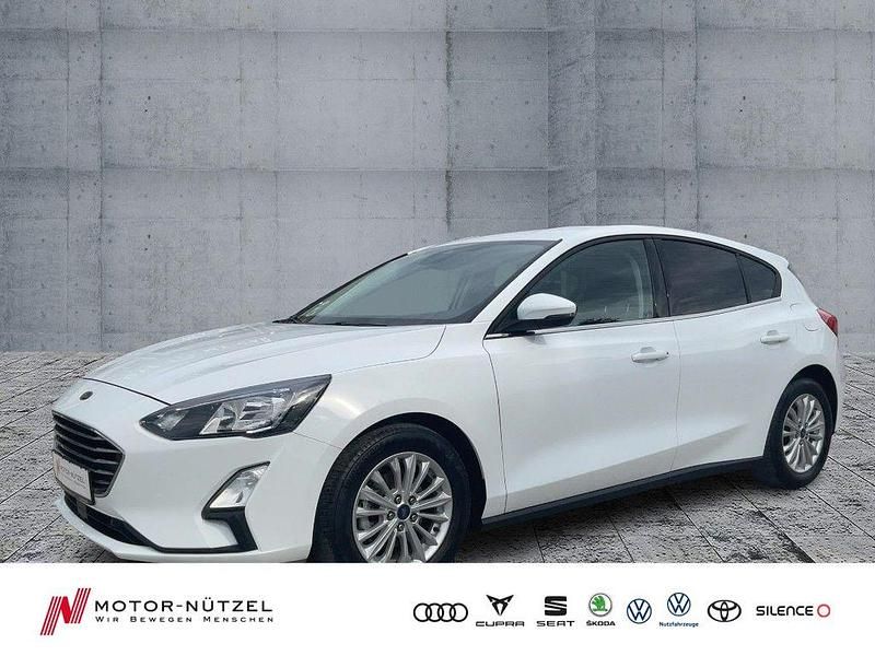 Weiß Gebraucht 2021 Ford Focus Titanium Limousine | 15.990 € (Superpreis) - Bild 1/4