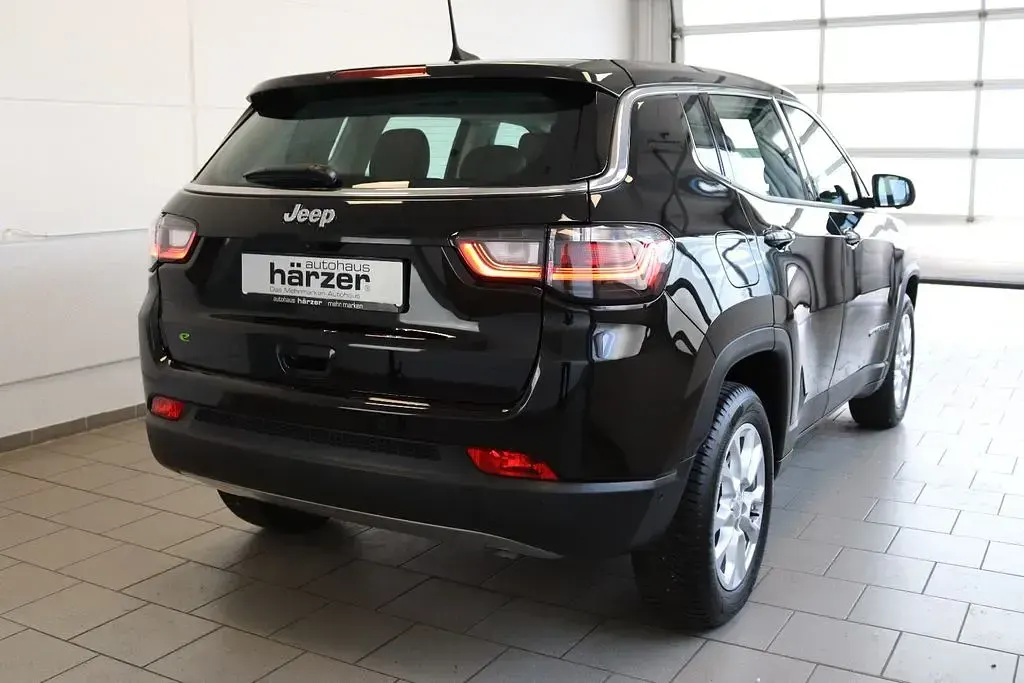 Gebraucht Jeep Compass Altitude 131 PS (96 kW) 2024 Schwarz SUV