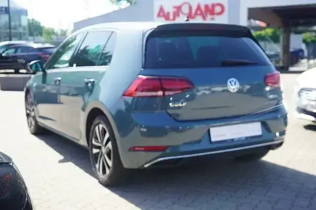 Gebraucht VW Golf VII IQ Drive 131 PS (96 kW) 2019 Grün Limousine