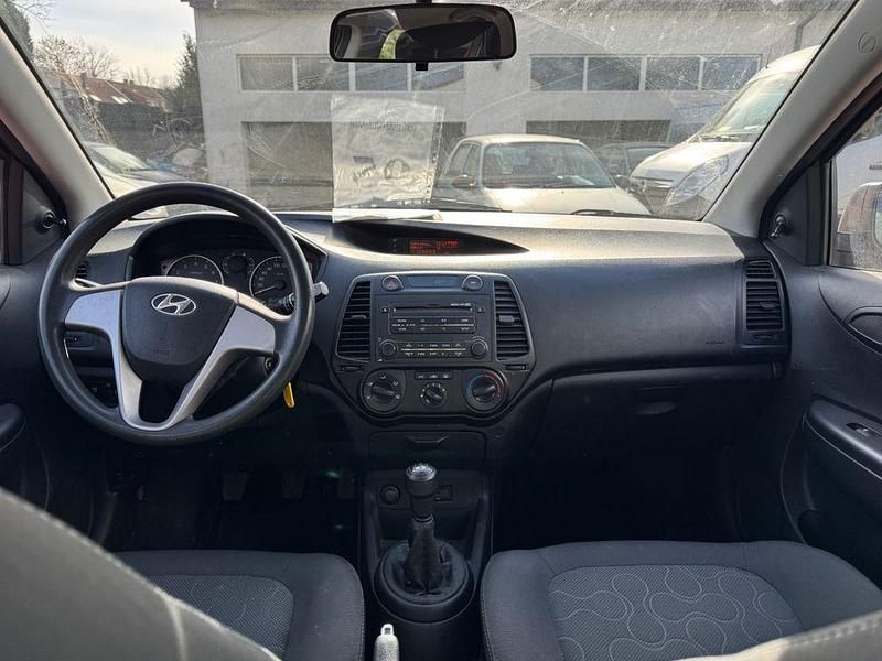 Gebraucht Hyundai i20 77 PS (56 kW) 2009 Rot Kleinwagen