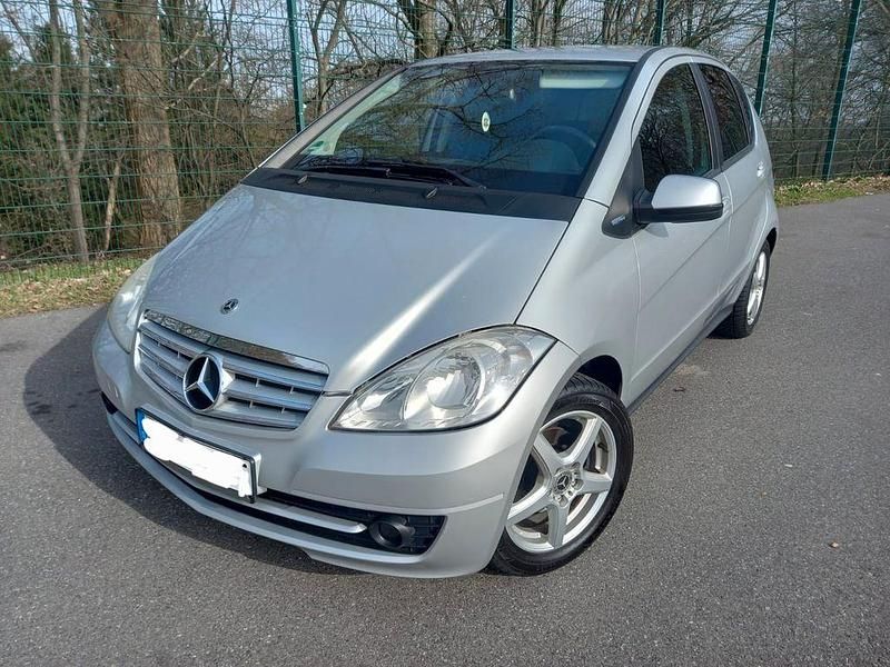 Gebraucht Mercedes A160 Elegance 95 PS (69 kW) 2010 Silber Van / Kleinbus