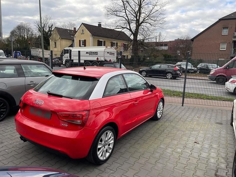 Gebraucht Audi A1 Ambition 122 PS (89 kW) 2012 Rot Kleinwagen