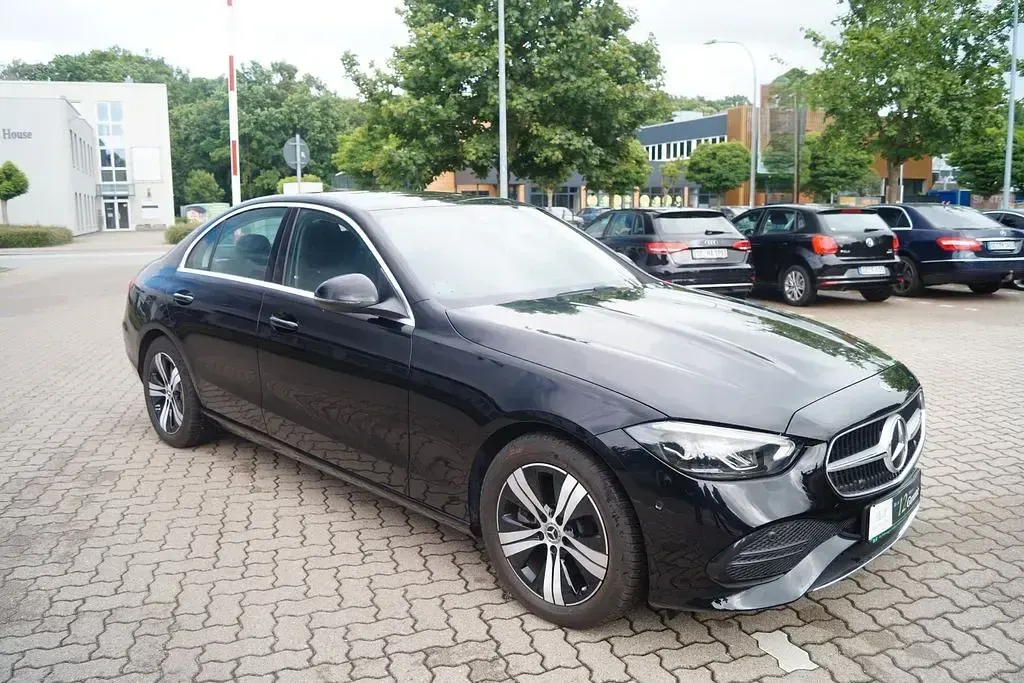 Gebraucht Mercedes 220 197 PS (144 kW) 2024 Schwarz Limousine