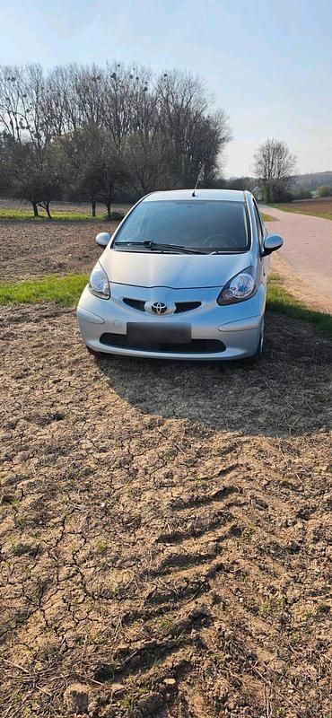 Gebraucht Toyota Aygo 67 PS (49 kW) 2006 Grau Kleinwagen