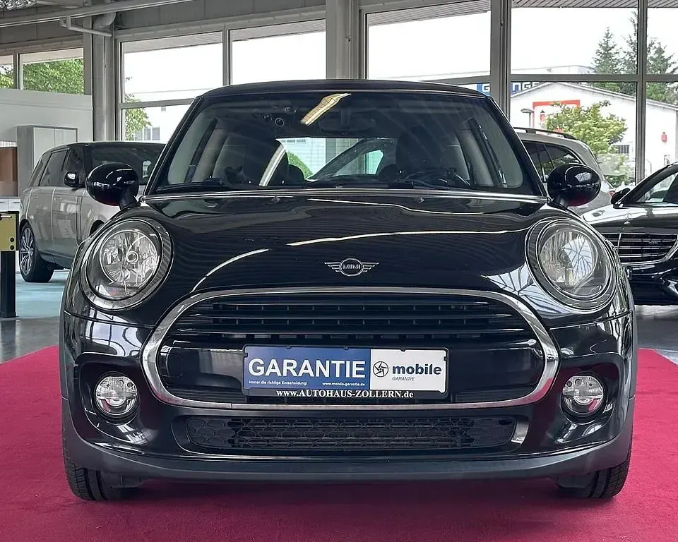 Gebraucht Mini Cooper 136 PS (100 kW) 2018 Midnight black metallic Kleinwagen
