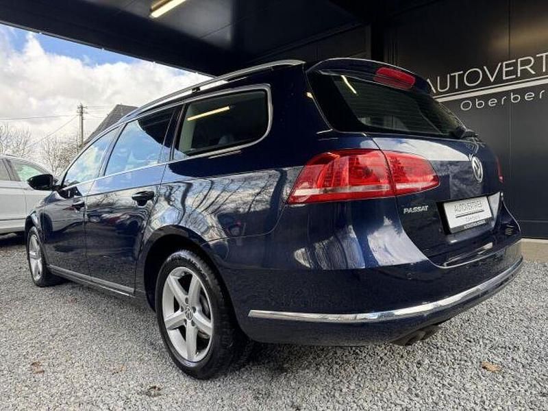 Gebraucht VW Passat Highline 140 PS (102 kW) 2011 Blau Kombi