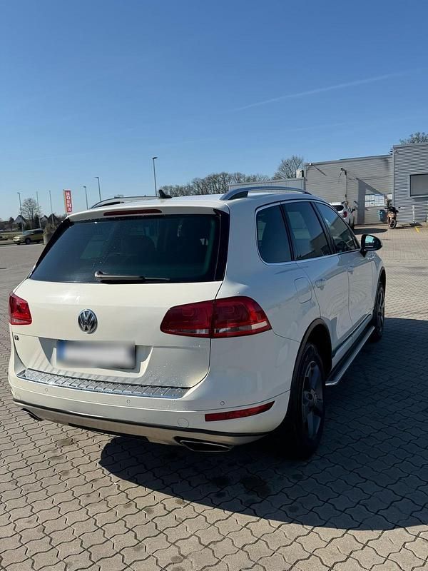 Gebraucht VW Touareg 204 PS (150 kW) 2011 Weiß SUV