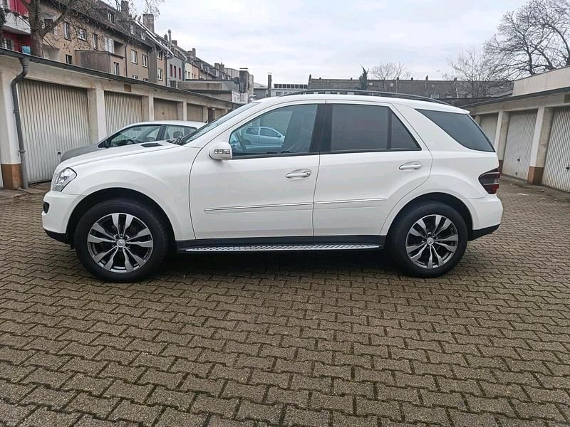 Gebraucht Mercedes ML350 272 PS (200 kW) 2006 Weiß SUV