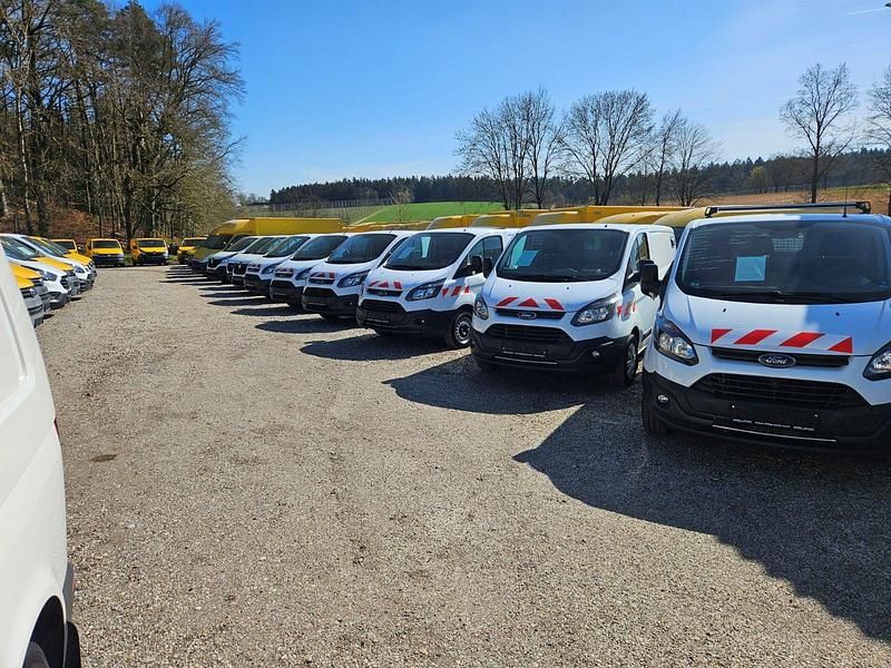 Gebraucht Ford Transit 101 PS (74 kW) 2016 Weiß Van / Kleinbus