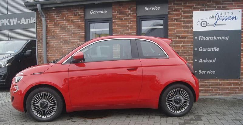 Gebraucht Fiat 500e Red 69 kW (95 PS) 2022 Rot Kleinwagen