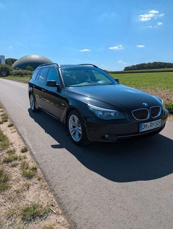 Schwarz Gebraucht 2008 BMW 523 Kombi | 3.200 € (Guter Preis) - Bild 1/4