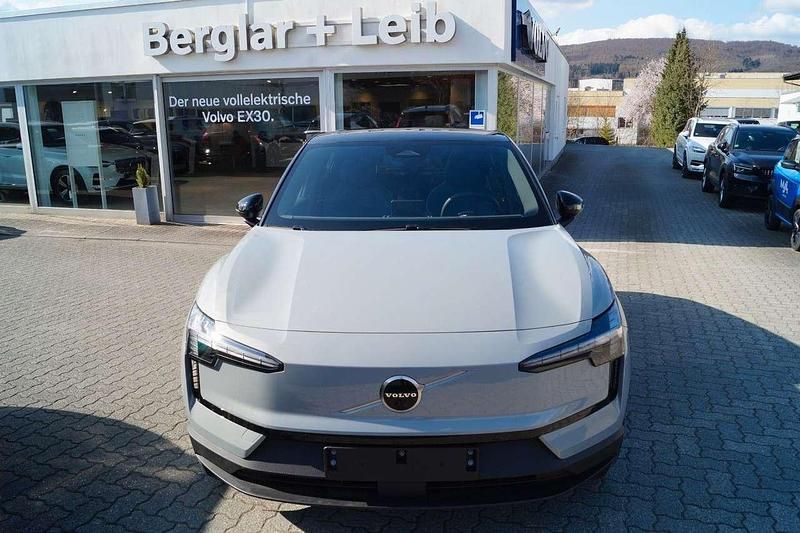 Grau Gebraucht 2025 Volvo EX30 Ultra SUV | 41.890 € (Guter Preis) - Bild 1/4