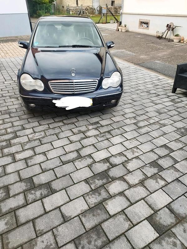 Blau Gebraucht 2003 Mercedes C240 Limousine | 3.400 € (Guter Preis) - Bild 1/4