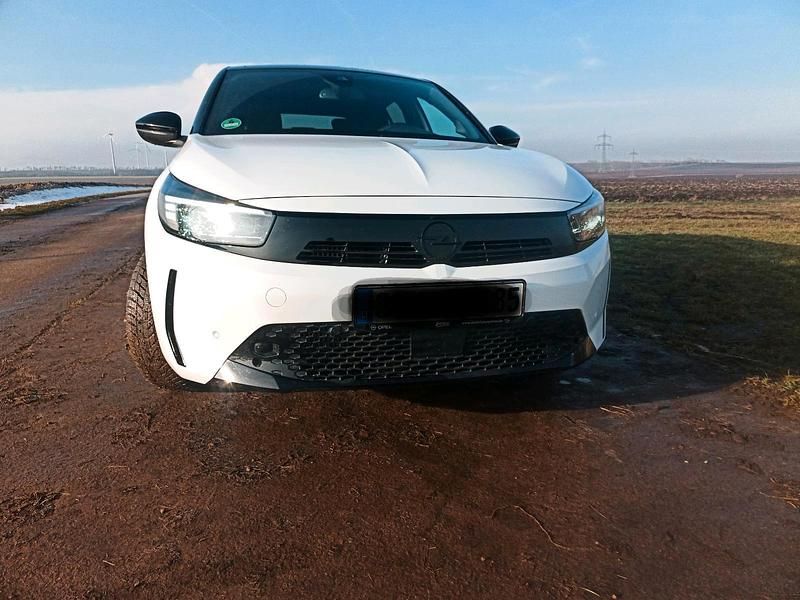 Weiß Gebraucht 2024 Opel Corsa GS Line Kleinwagen | 16.300 € (Fairer Preis) - Bild 1/4