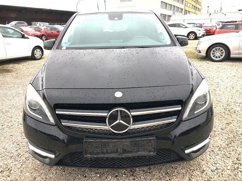 Gebraucht Mercedes B180 109 PS (80 kW) 2013 Schwarz Van / Kleinbus