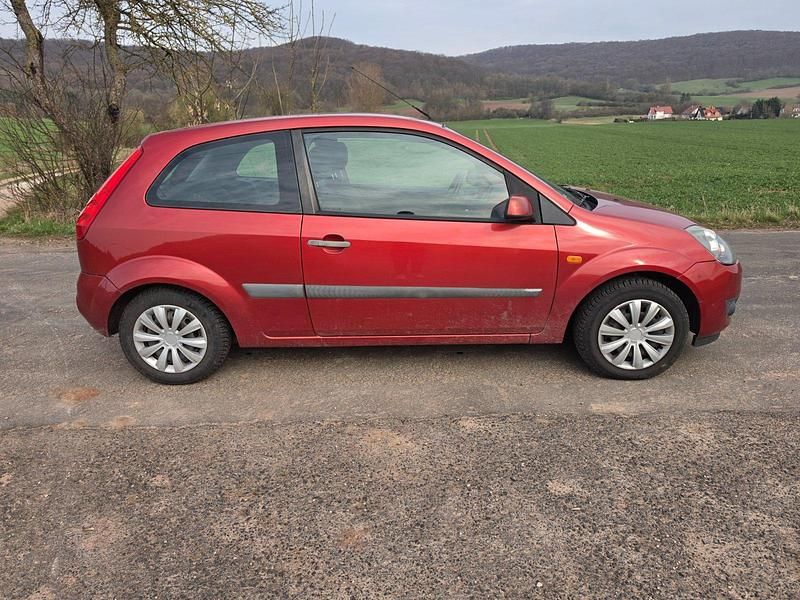 Gebraucht Ford Fiesta 80 PS (58 kW) 2007 Orange Kleinwagen