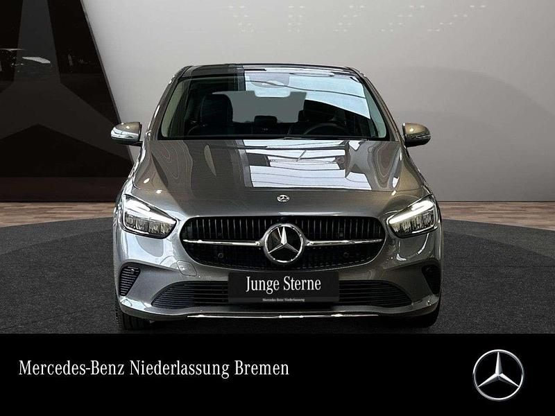 Grau Gebraucht 2024 Mercedes B180 Advanced Van / Kleinbus | 29.990 € (Superpreis) - Bild 1/3
