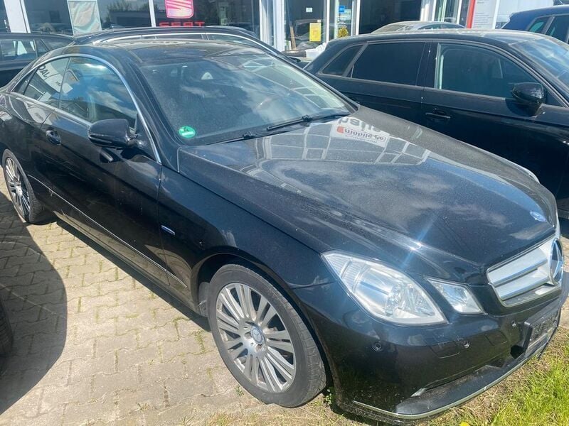 Gebraucht Mercedes E250 204 PS (150 kW) 2009 Obsidianschwarz  metalliclack Coupé