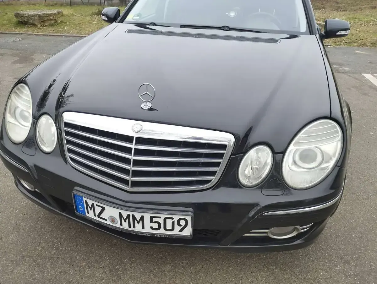 Gebraucht Mercedes E200 Avantgarde 184 PS (135 kW) 2007 Schwarz Kombi