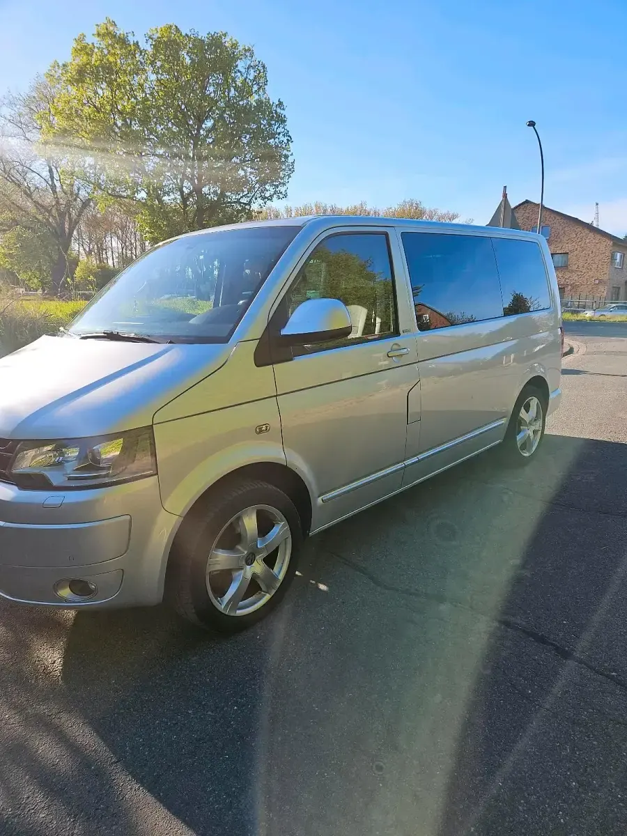 Używany VW Multivan Edition 180 KM (132 kW) 2013 Srebrny Minivan