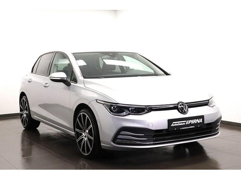 Gebraucht VW Golf VIII Active 150 PS (110 kW) 2021 Silber Limousine