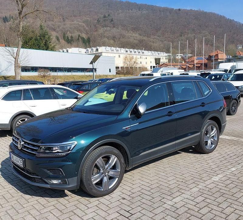 Grün Gebraucht 2018 VW Tiguan Allspace SUV | 23.900 € (Guter Preis) - Bild 1/4