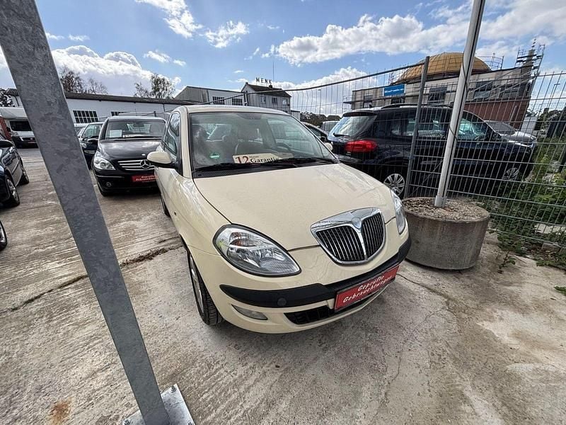 Beige Gebraucht 2004 Lancia Ypsilon Kleinwagen | 2.650 € - Bild 1/4