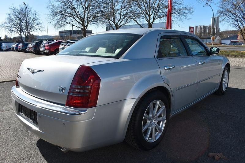 Gebraucht Chrysler 300C 218 PS (160 kW) 2006 Silber Limousine