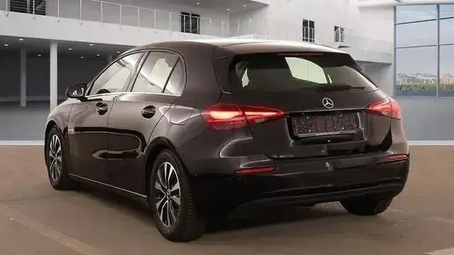 Gebraucht Mercedes A200 150 PS (110 kW) 2025 Nachtschwarz Limousine