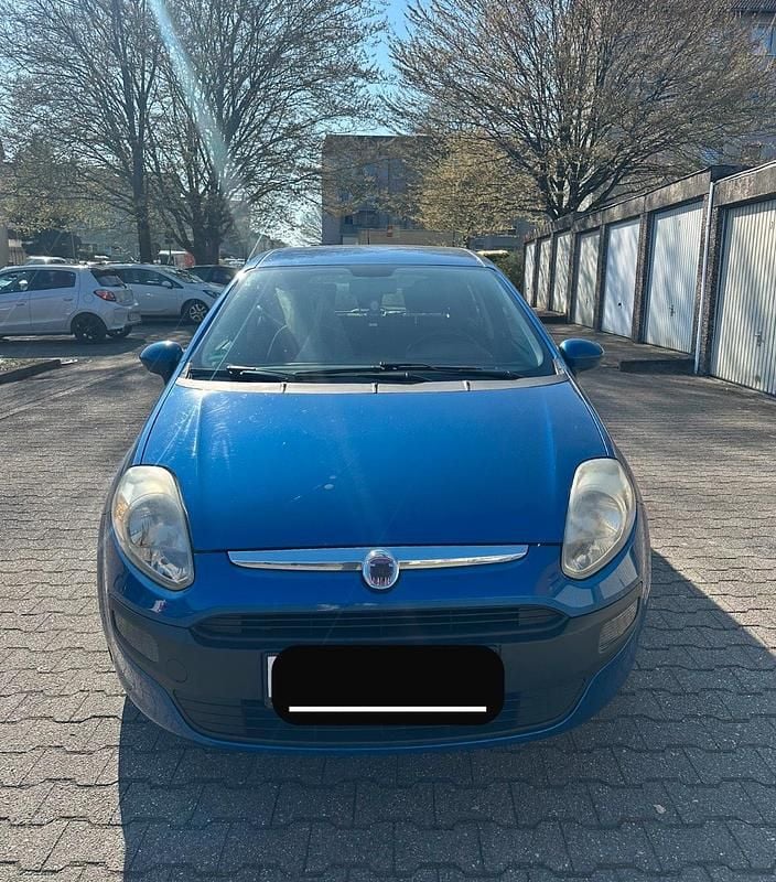 Gebraucht Fiat Punto Evo 77 PS (56 kW) 2012 Blau Kleinwagen